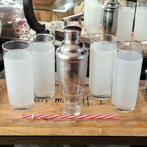 Girlfriends Cocktail Hour🍹